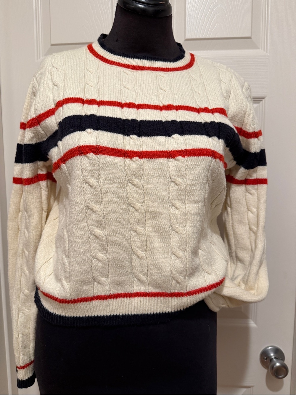 VIGOSS Cream Cable-Knit Sweater with Red & Navy Stripes